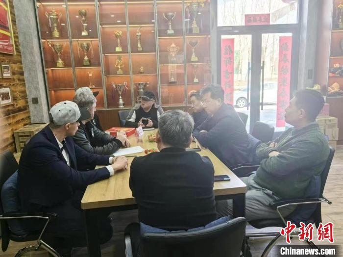 哈巴罗夫斯克国际冰球学校来访齐齐哈尔 将陆续