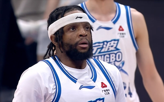 CBA常规赛四强对决：广州大胜辽宁，北控力克宁