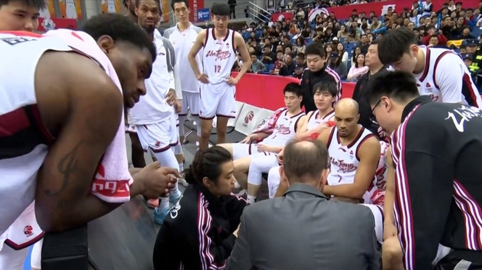 CBA常规赛四强对决：广州大胜辽宁，北控力克宁