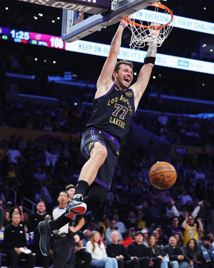 东契奇坦言扣篮次数可再添 为里夫斯让出胜利机