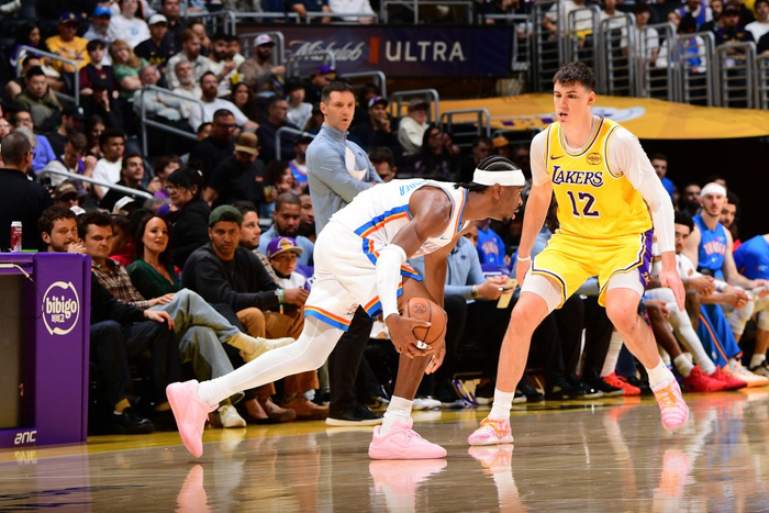 雷霆大胜残阵湖人豪取六连胜 詹姆斯缺阵成关键