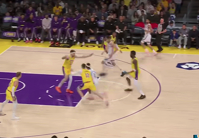 雷霆大胜残阵湖人豪取六连胜 詹姆斯缺阵成关键