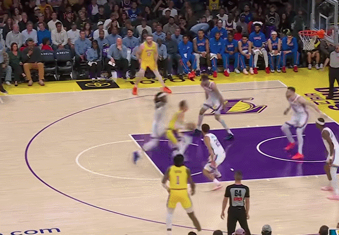 雷霆大胜残阵湖人豪取六连胜 詹姆斯缺阵成关键