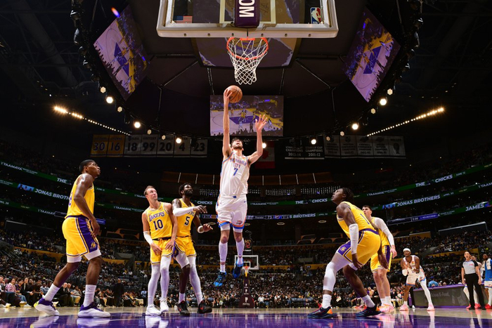 雷霆大胜残阵湖人豪取六连胜 詹姆斯缺阵成关键