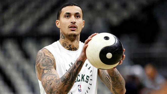 库兹马获年度最平常球员称号，中庸之道成NBA典