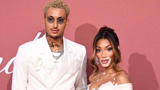 库兹马获年度最平常球员称号，中庸之道成NBA典